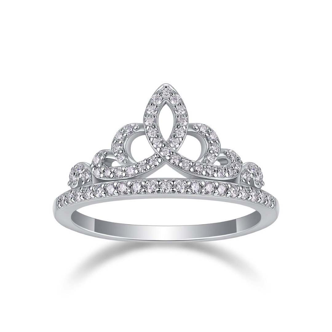 Crown Diamond Ring Luxury And Stylish Moissanite Silver Ring