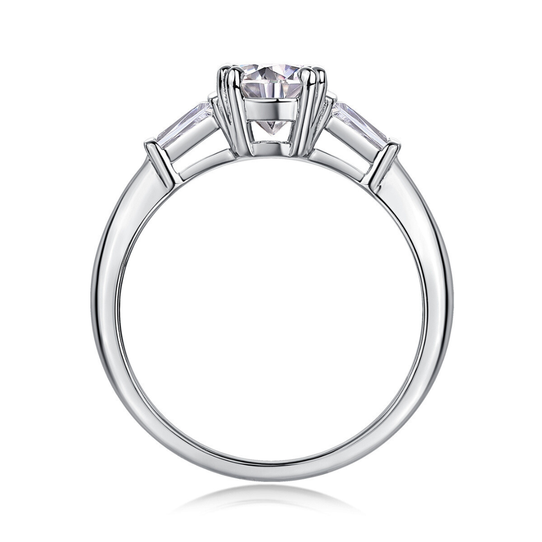 Round Brilliant Moissanite Ring