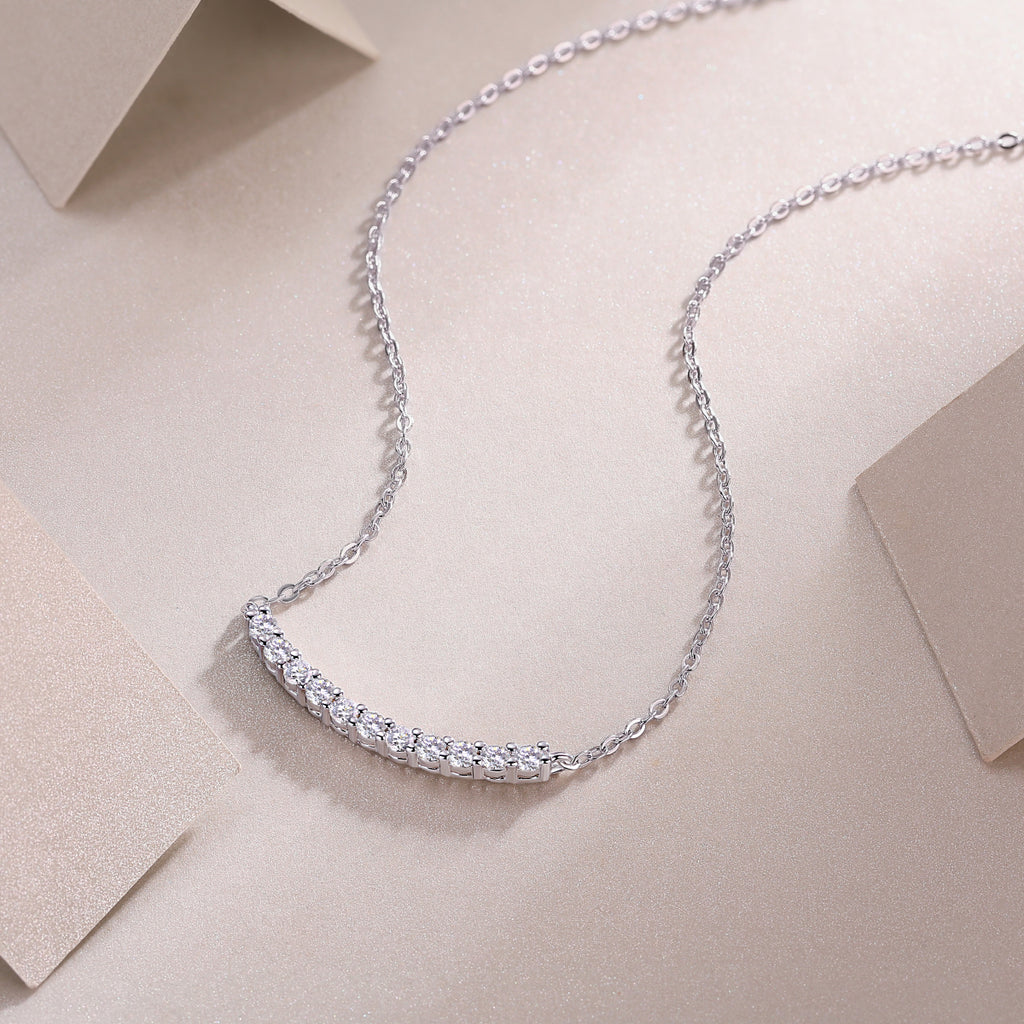 Pavé Moissanite Curve Necklace