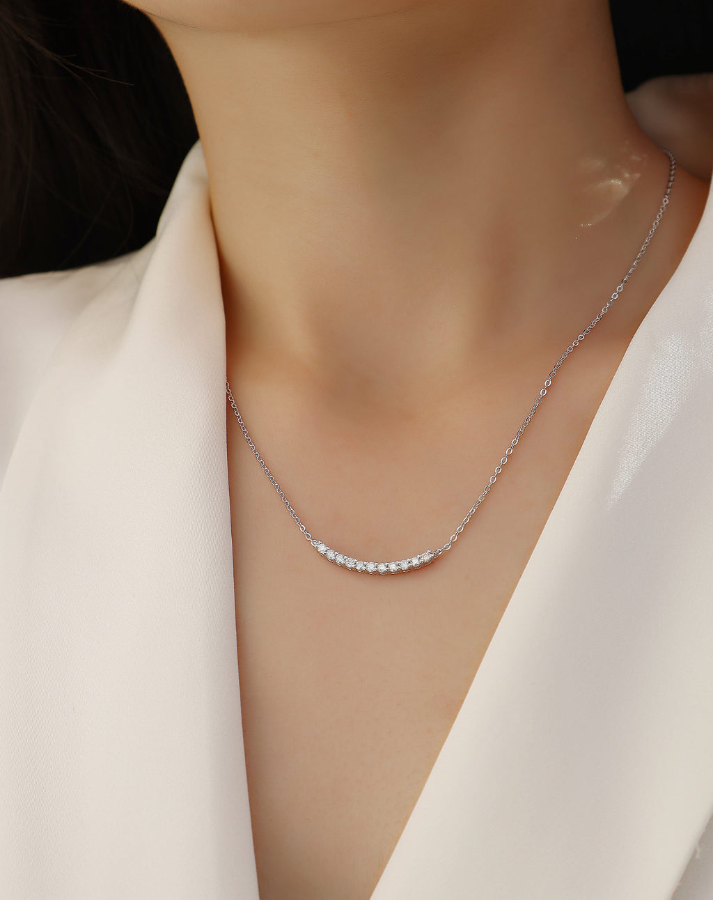 Pavé Moissanite Curve Necklace