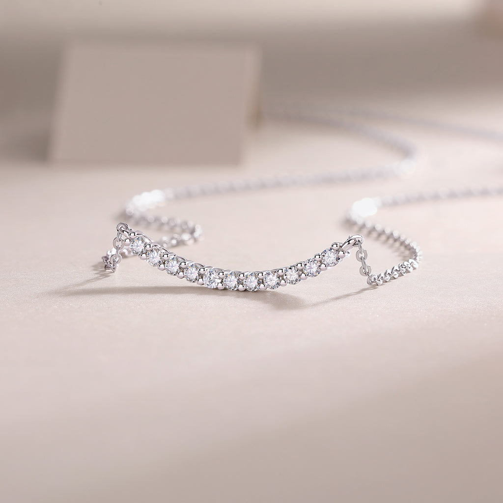 Pavé Moissanite Curve Necklace
