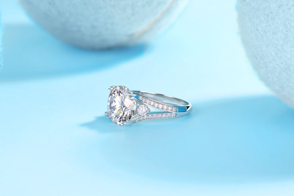 Elegant Three-Stone 5-Carat Moissanite Ring
