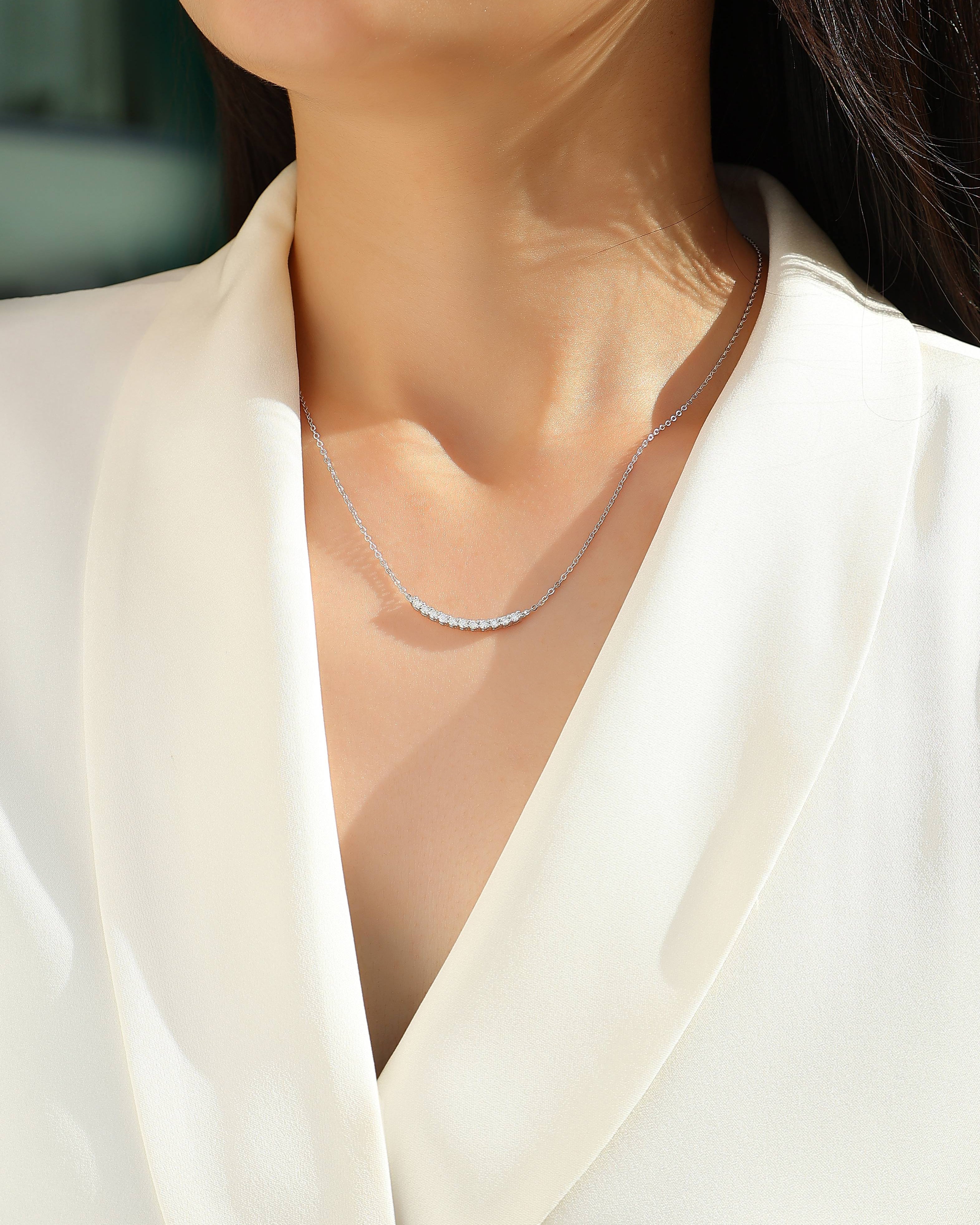 Pavé Moissanite Curve Necklace