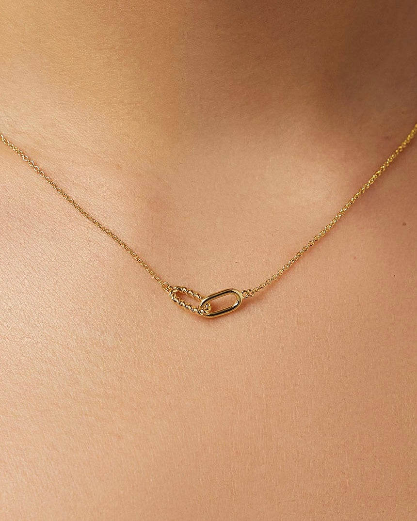 Interlock Twist Link Necklace
