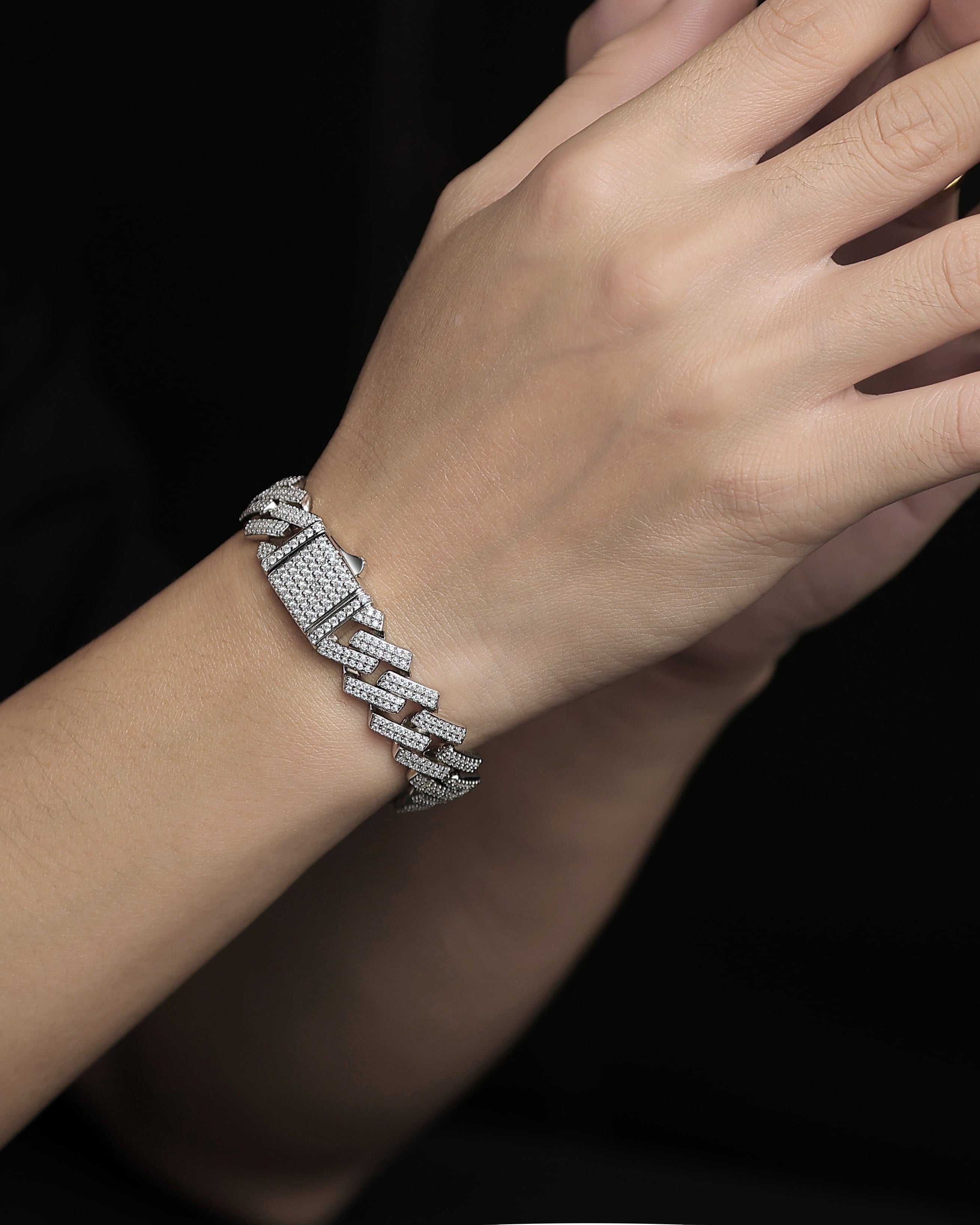 Keel Luxury Moissanite Cuban Bracelet