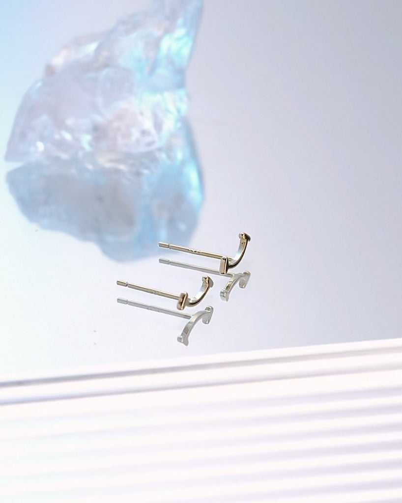 Smile Curve Stud Earrings