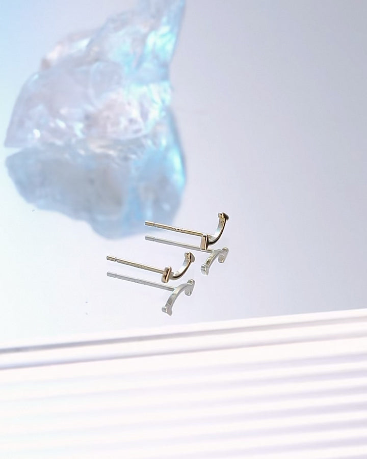 Smile Curve Stud Earrings