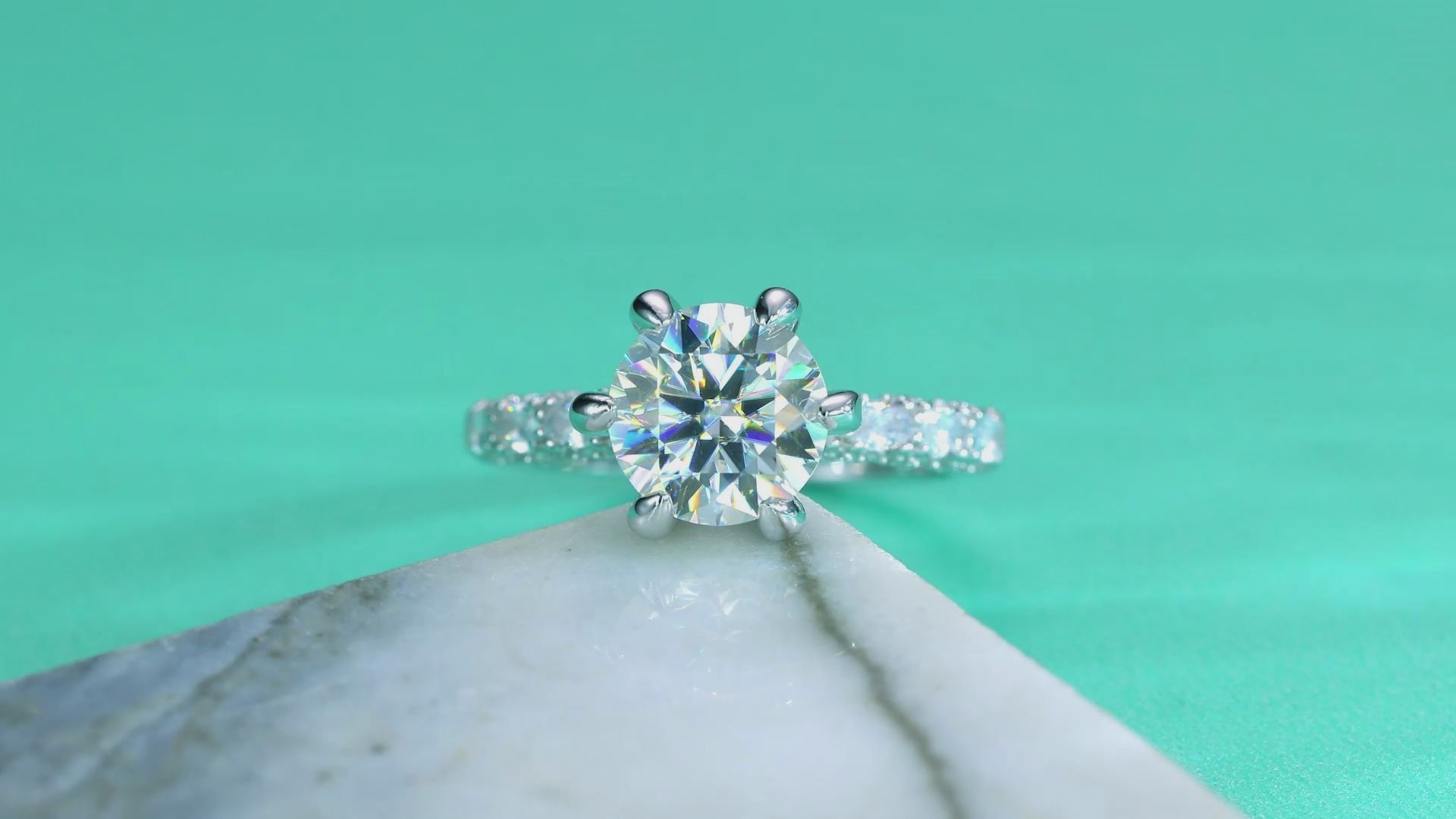 Round Brilliant Moissanite Ring