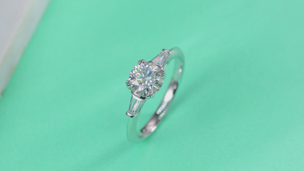 Round Brilliant Moissanite Ring